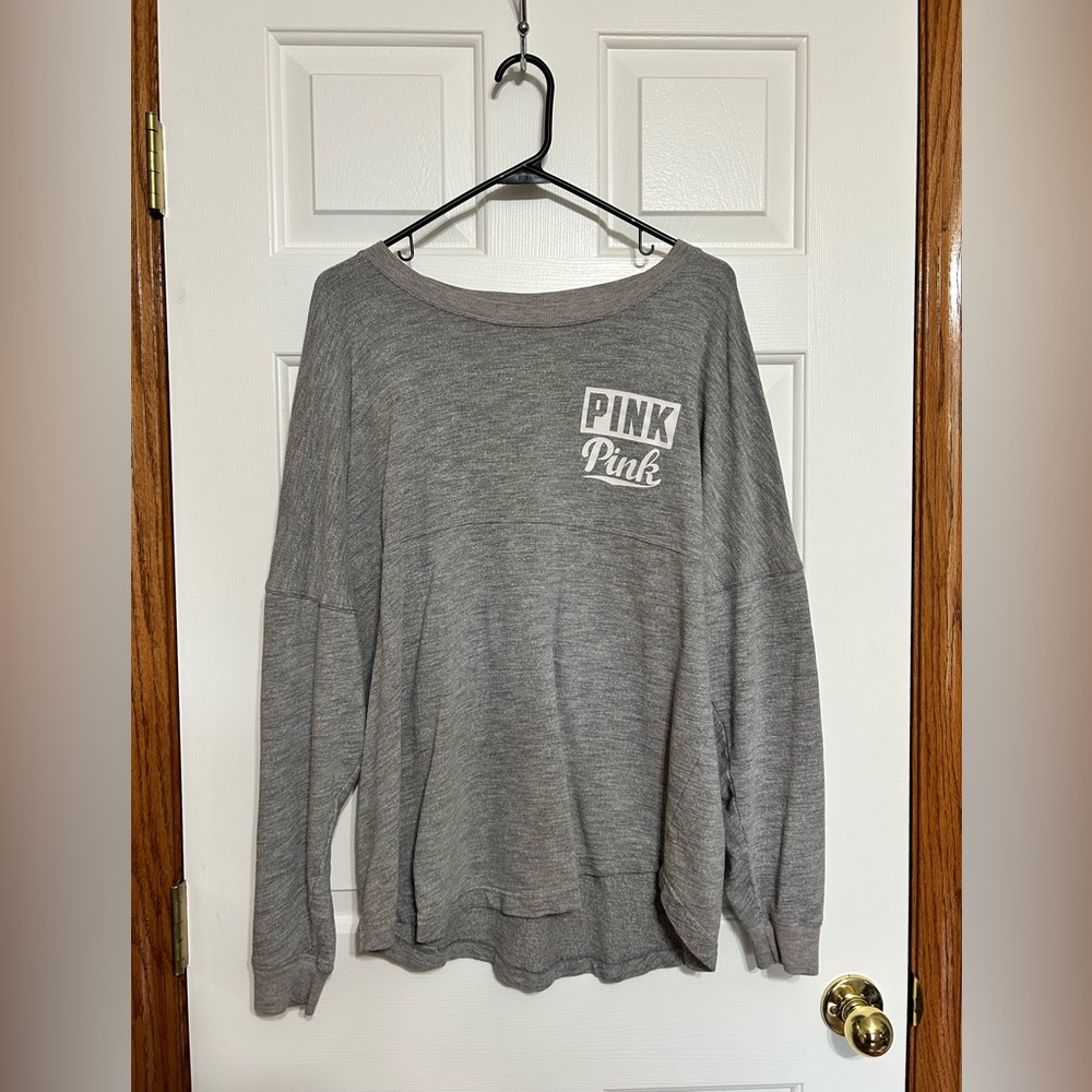 PINK Victoria's Secret Gray Long sleeve EUC Oversized